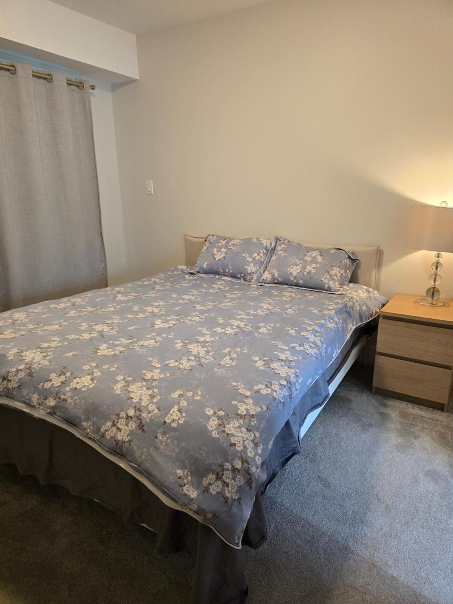 Private 1 Bedroom In Brookswood Ленглі Екстер'єр фото